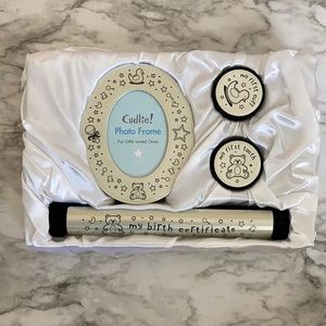 4 piece cudlie infant gift set